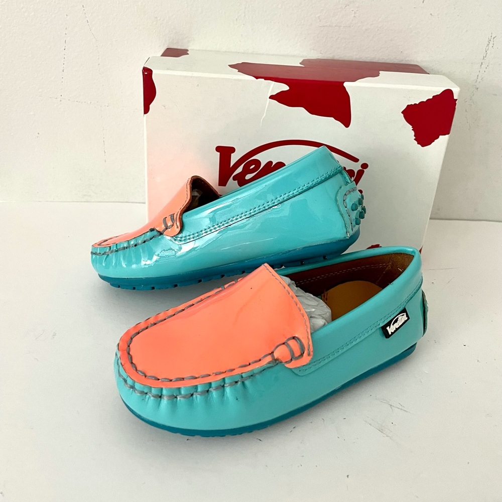 NWT Venettini  kid’s Gordy loafers